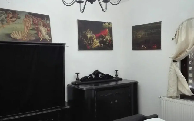 Lili's House