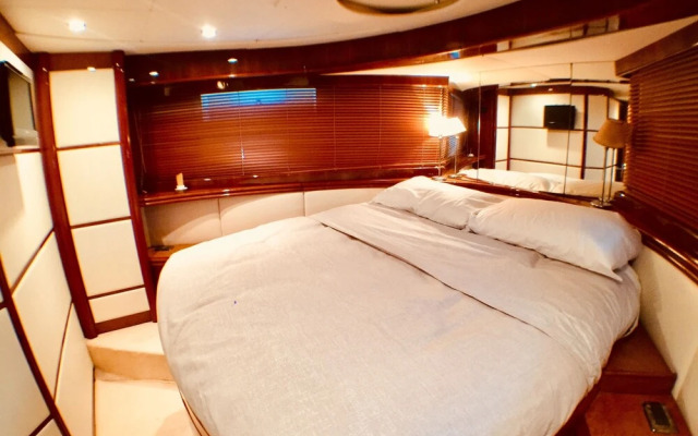 Easyacht Boat & Breakfast