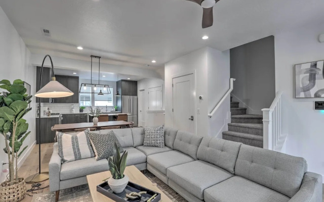 Chic & Sunny Provo Townhome w/ Rooftop Deck!
