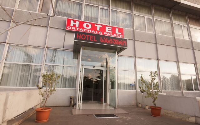 Отель Ortachala Palace вид на фасад