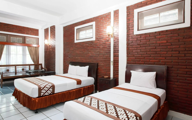 Paku Mas Hotel