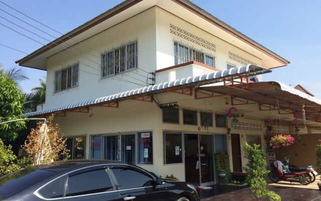 Отель TN Guesthouse вид на фасад