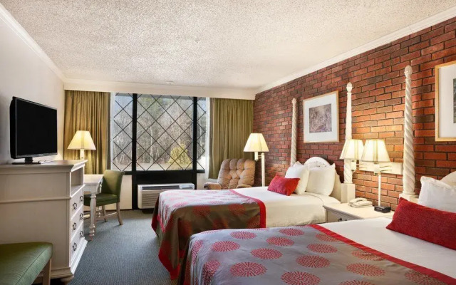 Ramada Lewiston Hotel & Conference Center