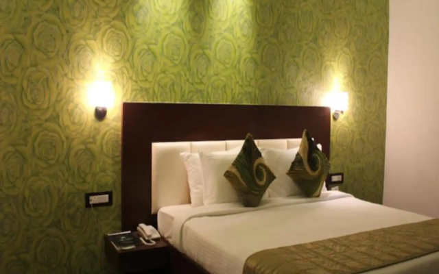 Hotel Hemaadri Grand