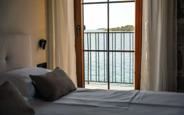Sea front Villa Draga - infinity pool