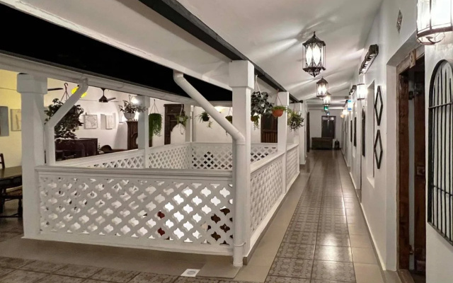 Emerald Palm Courtyard Hotel