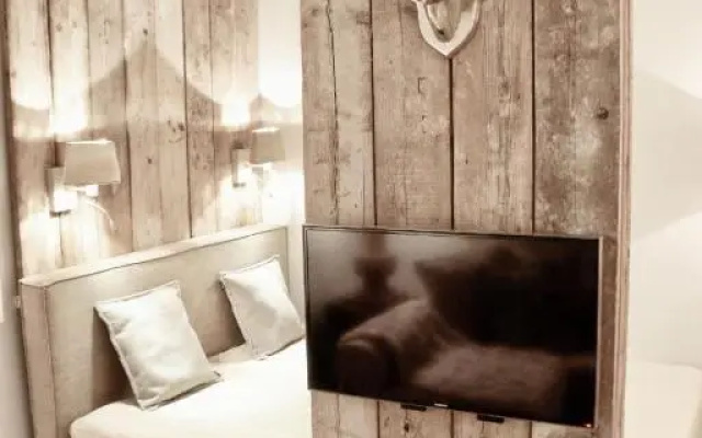HOME Suites Apartment 3