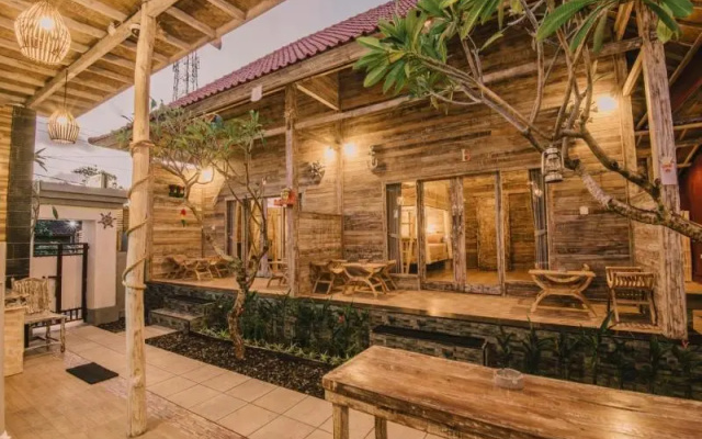 Pange Hostel Lembongan
