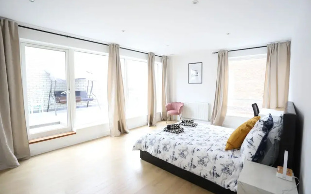 Luxury London Apartment With 5 Bedrooms