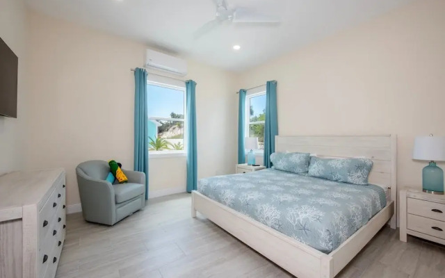 Pink Sands Point 10 Bedroom Estate