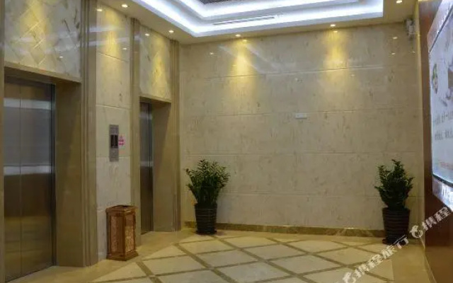 Royal Hotel