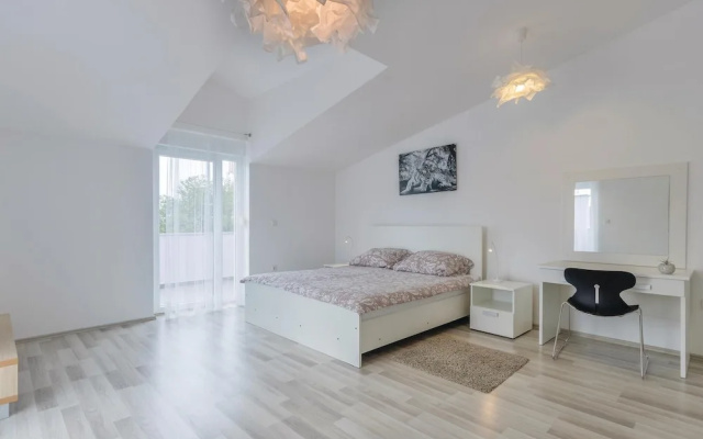 Amazing Home in Pula With Wifi and 4 Bedrooms