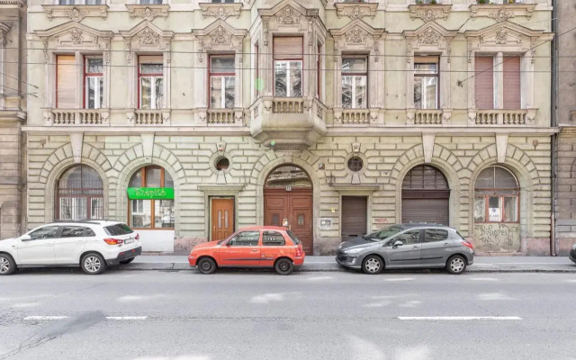 Izabella Home 2 Budapest