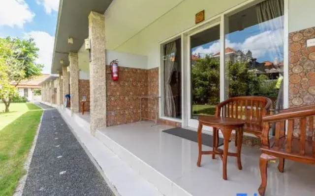 Urbanview Asung 2 Guesthouse near Canggu
