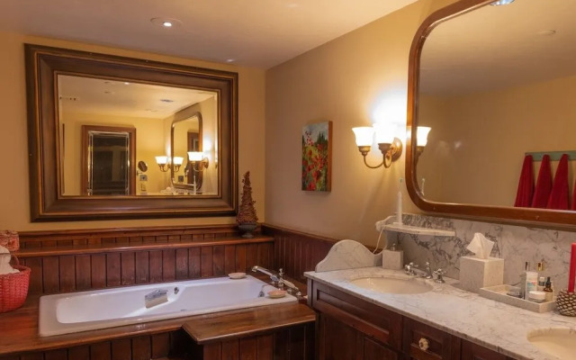 Stunning Western Inspired Private 3 Bedroom Villa Villa