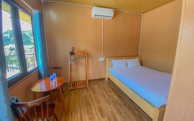 Plum Homestay Hostel