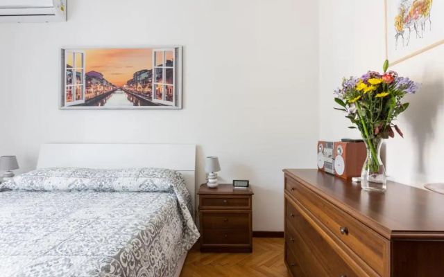 Cenisio Subway Flat