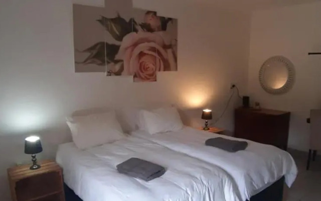 Wayside Lodge