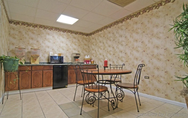 Days Inn By Wyndham Monroe Nc