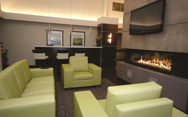 Home Inn & Suites Regina East