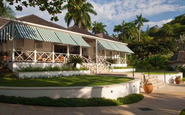 Отель Round Hill Hotel & Villas Ямайка, Монтего-Бей - отзывы, цены и фото номеров - забронировать отель Round Hill Hotel & Villas онлайн вид на фасад