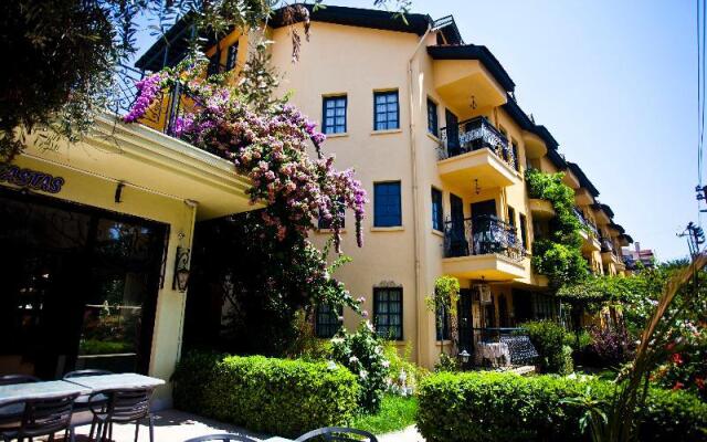 Апартаменты T & G Apartments вид на фасад