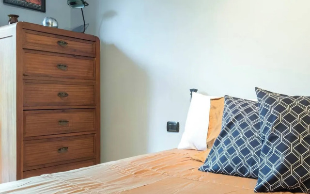 JOIVY Cozy Flat for 4 w/ Patio, Nearby Navigli