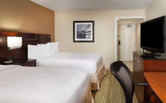 Holiday Inn Select Memphis East