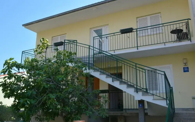 Zrine - Comfortable With a Balcony - A1