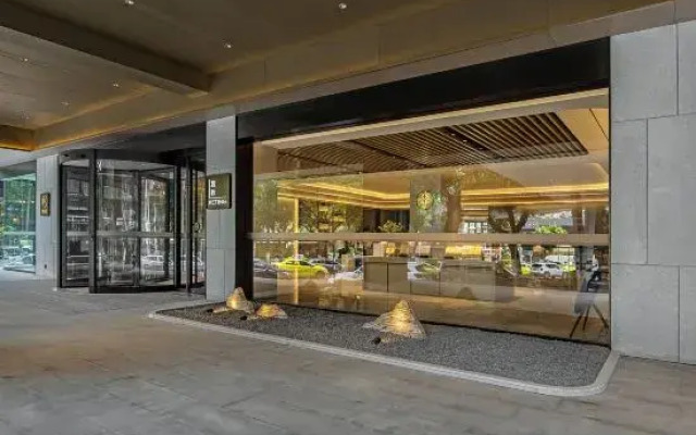 JI Hotel (Chongqing Lianglukou Metro Station Branch)