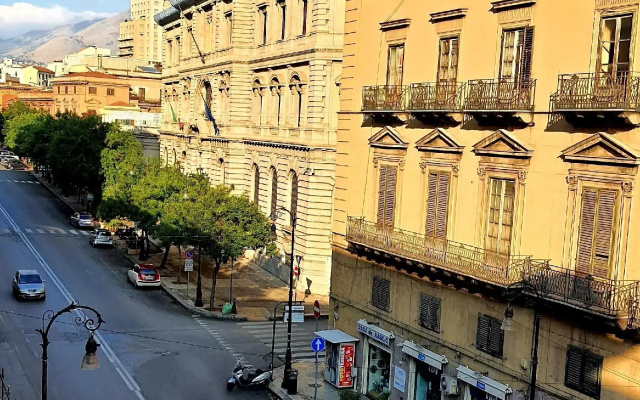Cavour il Conte Camillo Bed&Breakfast