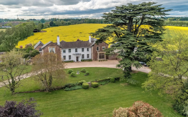 Glewstone Court Country House Hotel