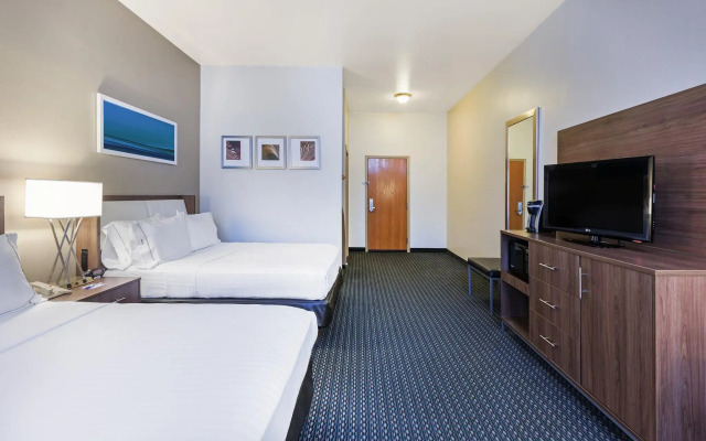 Holiday Inn & Suites Pharr