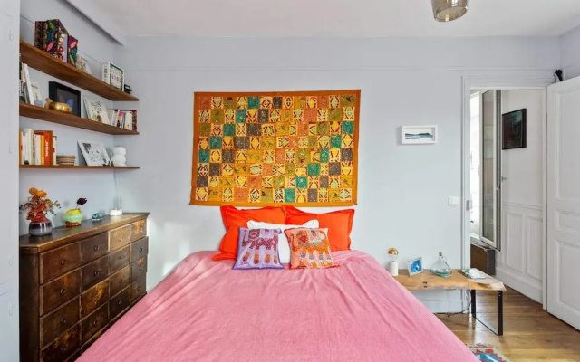 Spacious and Bright Duplex Located in the 19th
