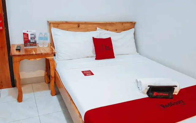 Reddoorz near Ramiro Community Hospital