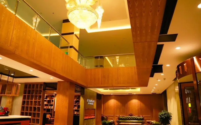 James Joyce Coffetel·Changchun Railway Station