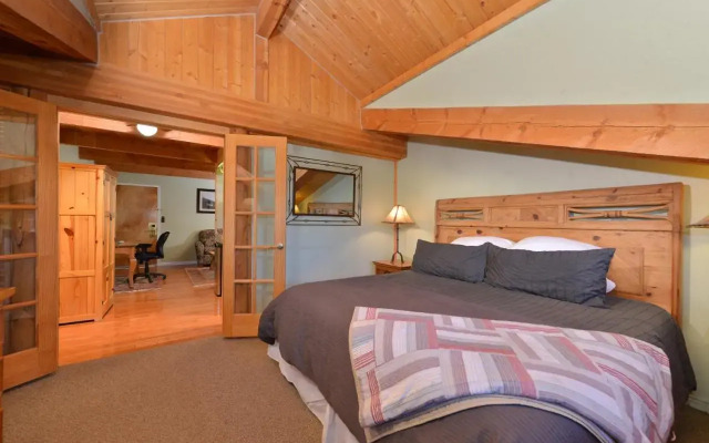 The Boulder Creek Lodge