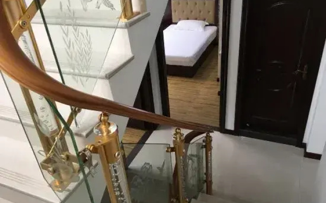 Cangnan Moon Bay Supermarket Hotel