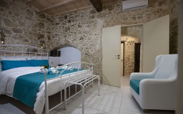 Trigono Holiday House