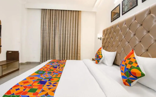 Fabhotel Rivlet Inn
