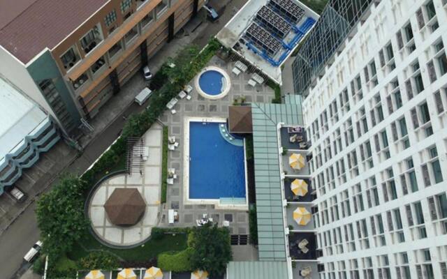 Quest Hotel & Conference Center - Cebu вид на фасад