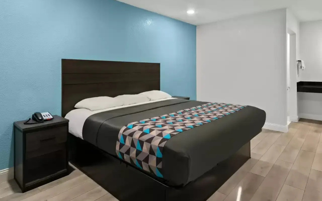 Rodeway Inn Palestine