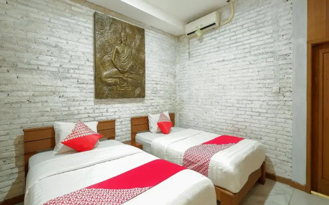 OYO 4016 Tan Jokteng Guest House