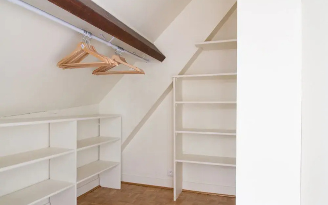 Rue Montorgeuil Area Private Apartment