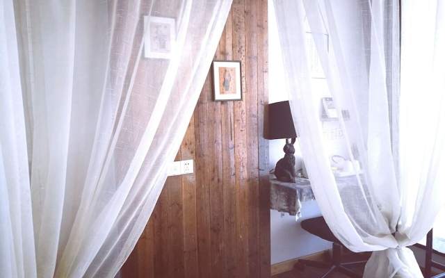 Little Days Folk House