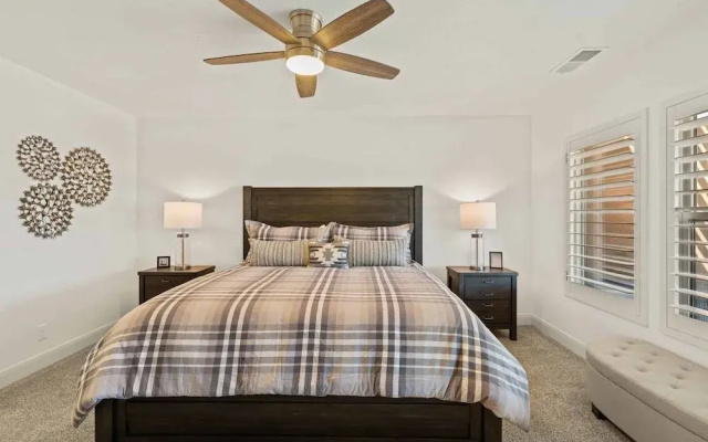 Desert Rose Getaway By Redawning
