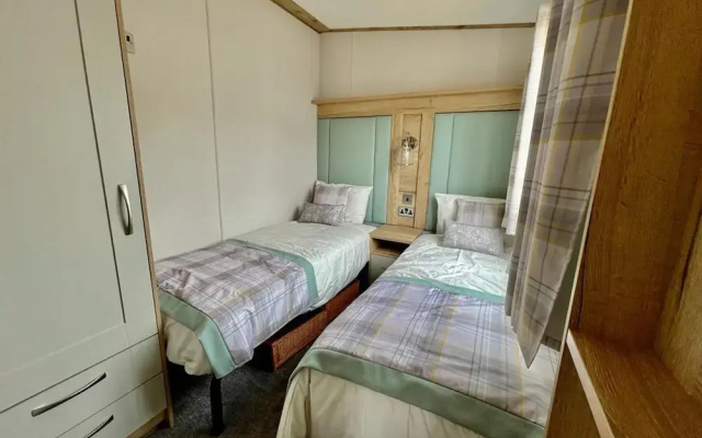 Prime Location 3-bed Chalet in Seal Bay, Selsey