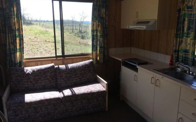 Cooba Holiday Motel