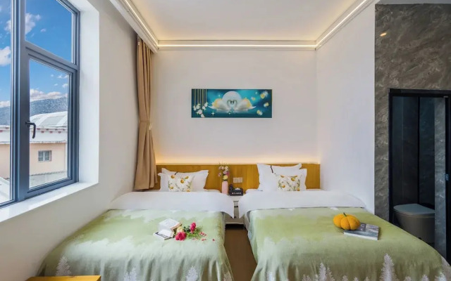 Shangri-La Chenxia Courtyard Homestay