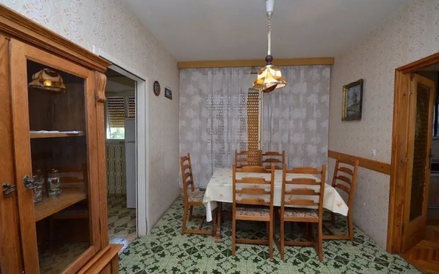 Apartment Frane